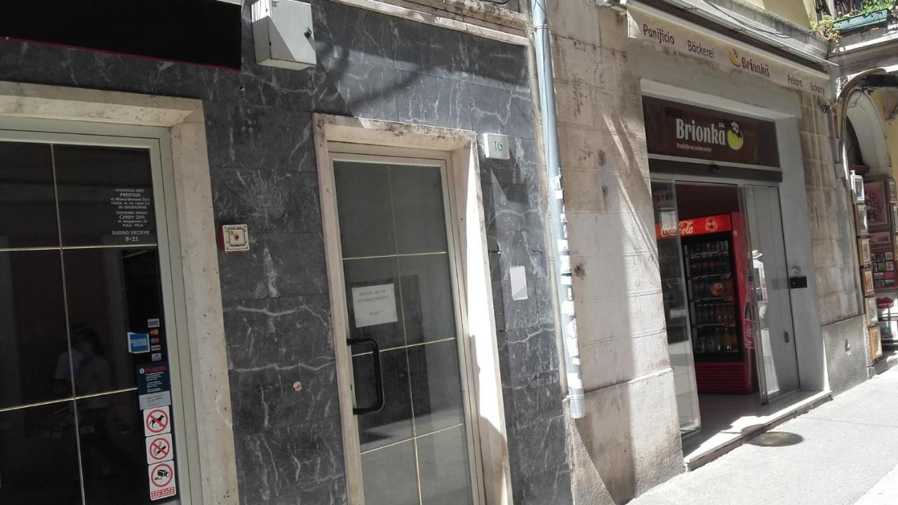 Pula Center Old Town Apartments And Rooms Exterior photo