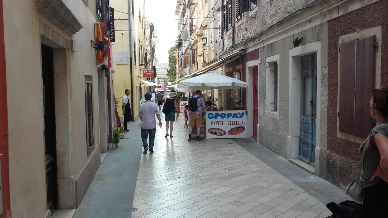 Pula Center Old Town Apartments And Rooms Exterior photo