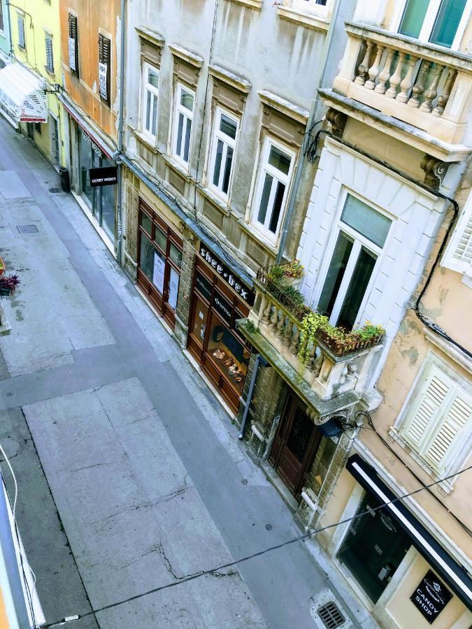 Pula Center Old Town Apartments And Rooms Exterior photo